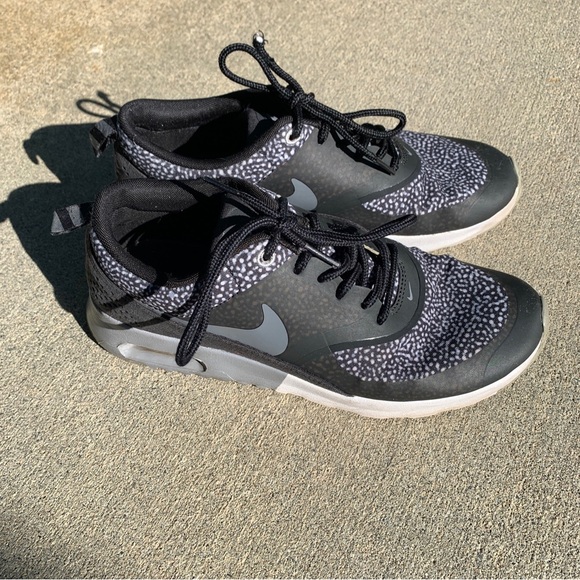 Nike Air Max Thea Women’s Black print SZ 8 - Picture 1 of 9